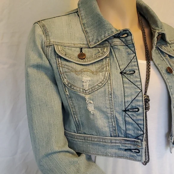 Tixi Cropped Denim Jacket - Picture 2 of 13